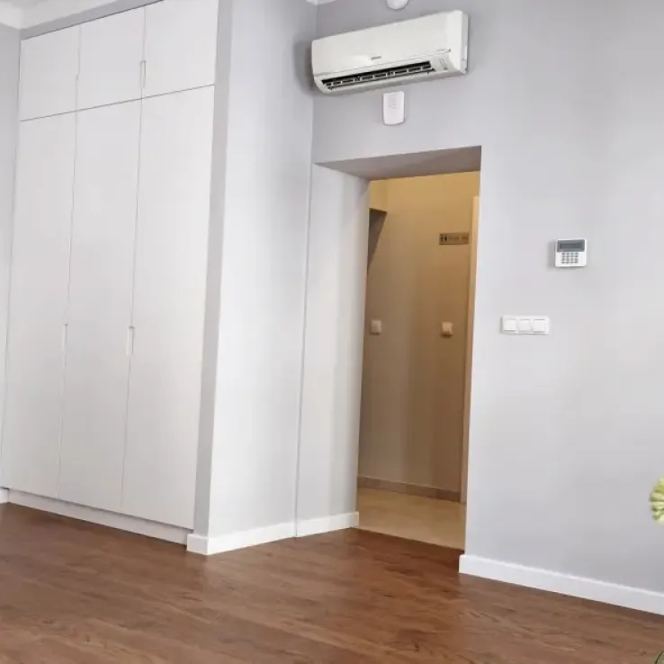 Odrestaurowana Kamienica Chmielna 1/3