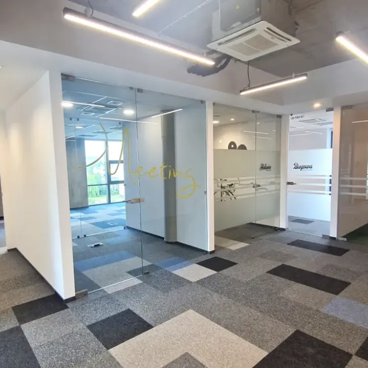 Centrum Biznesu Kopcińskiego 79