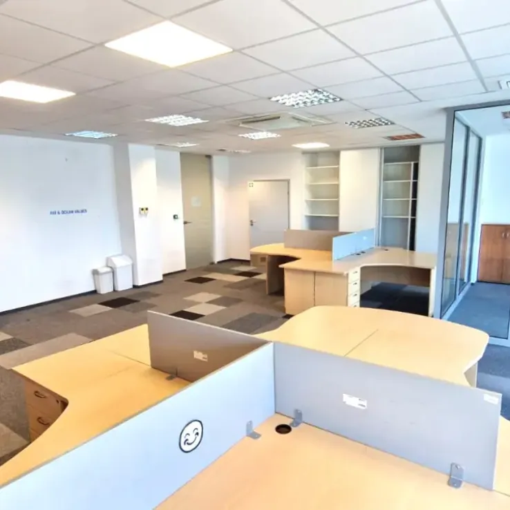 Centrum Biznesu Kopcińskiego 77