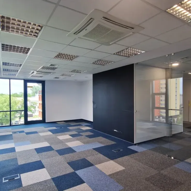 Centrum Biznesu Kopcińskiego 79