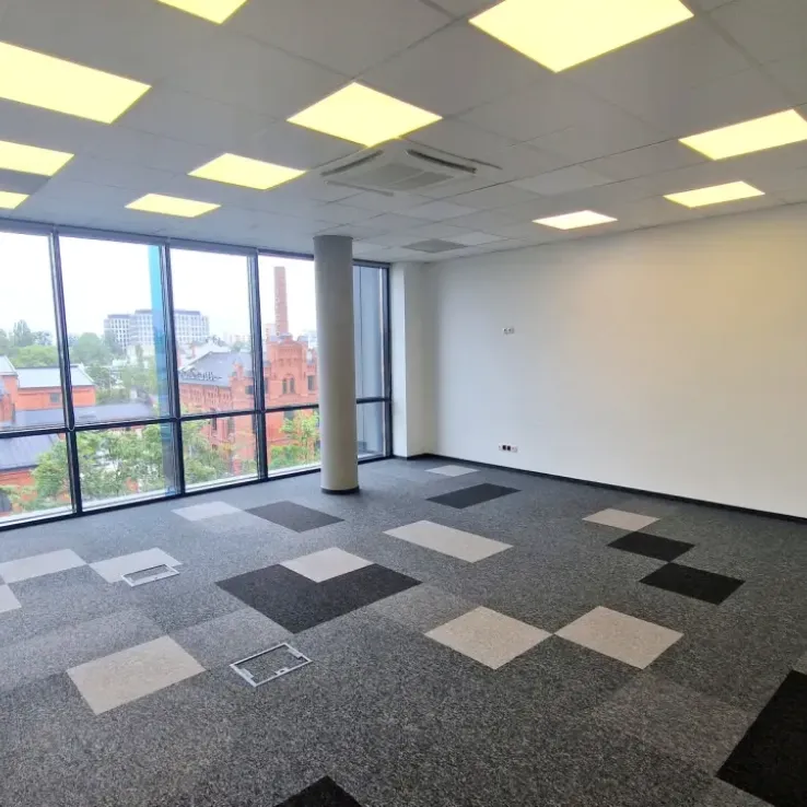 Centrum Biznesu Kopcińskiego 79