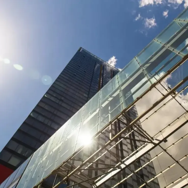 Cosmopolitan Twarda 4