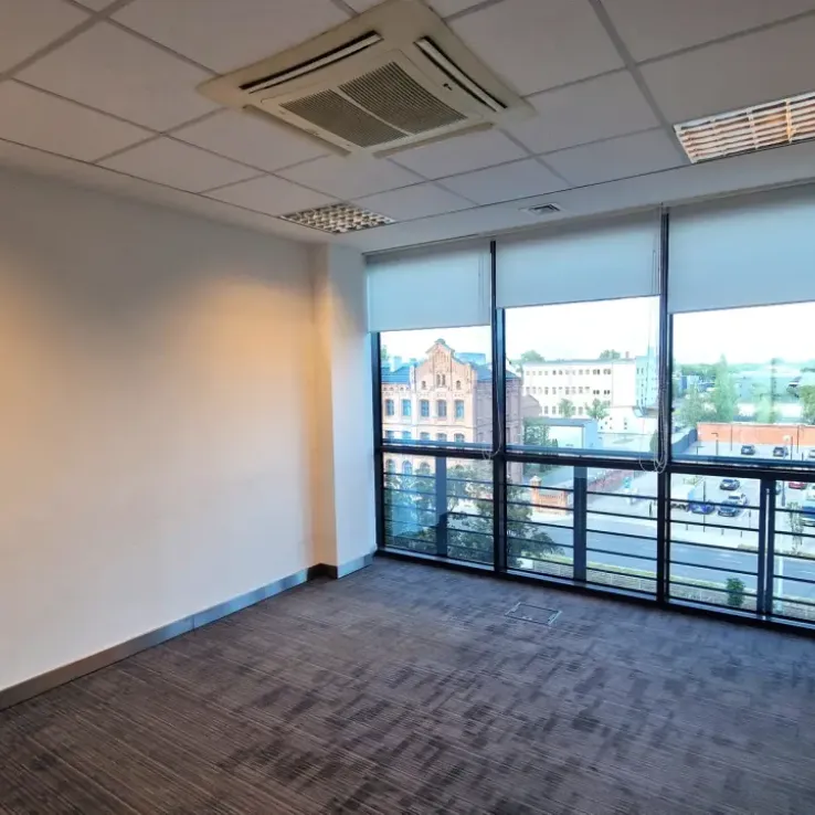 Centrum Biznesu Kopcińskiego 73/75