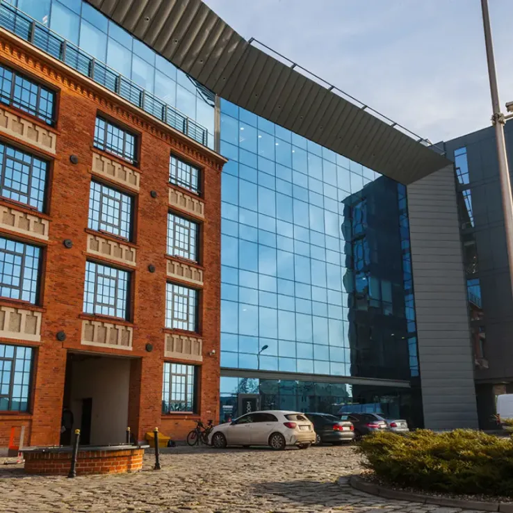 Centrum Biznesu Kopcińskiego 77