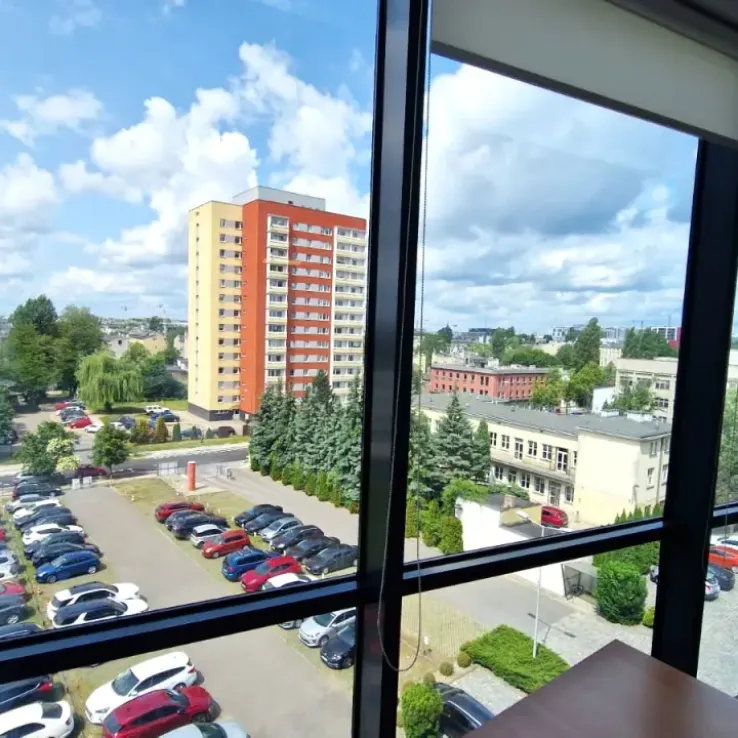 Centrum Biznesu Kopcińskiego 77