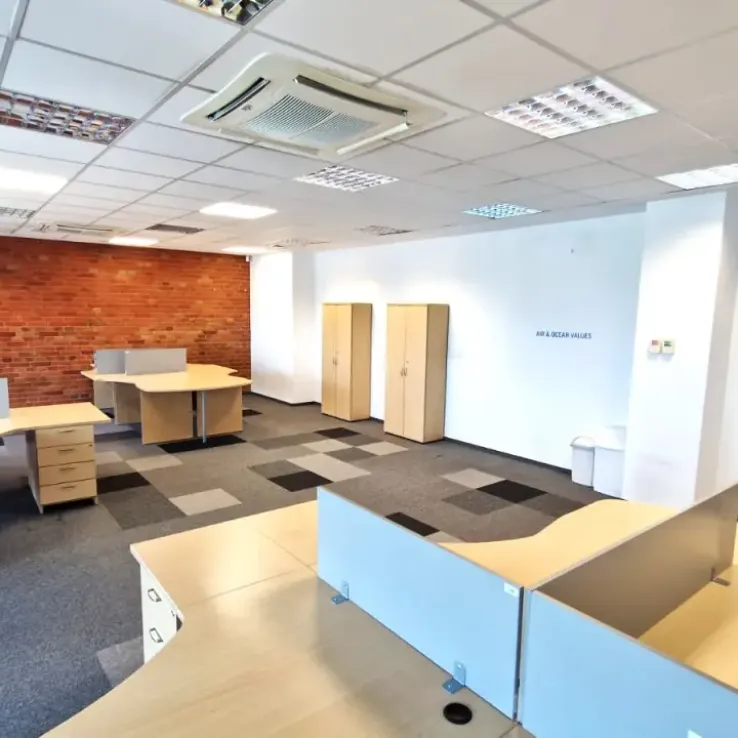 Centrum Biznesu Kopcińskiego 77