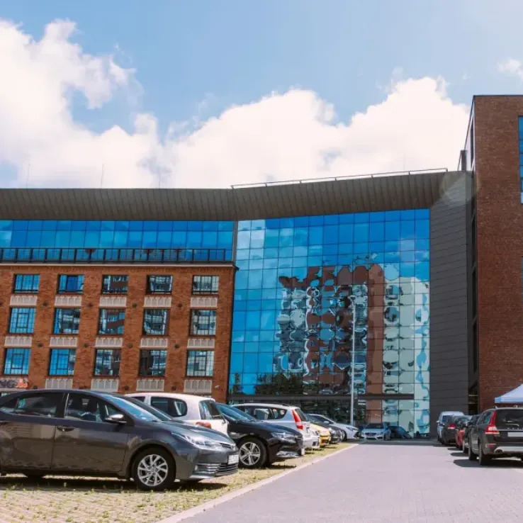 Centrum Biznesu Kopcińskiego 73/75