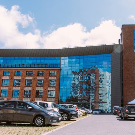 Centrum Biznesu Kopcińskiego 79
