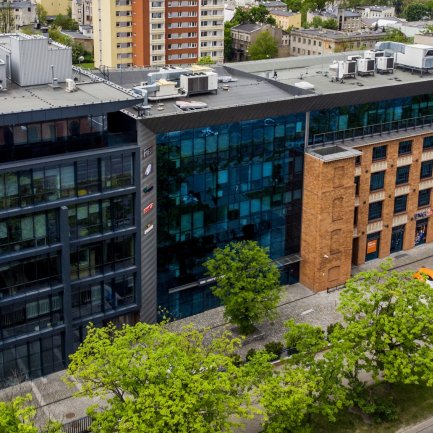 Centrum Biznesu Kopcińskiego 77