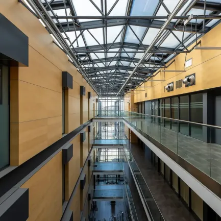 Skalar Office Center