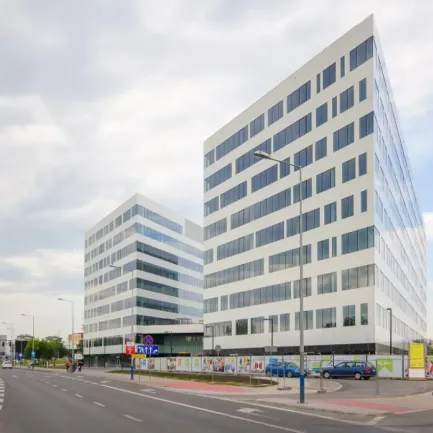 Kapelanka 42 - Budynek A