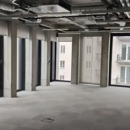 Hala – Koszykowa 63